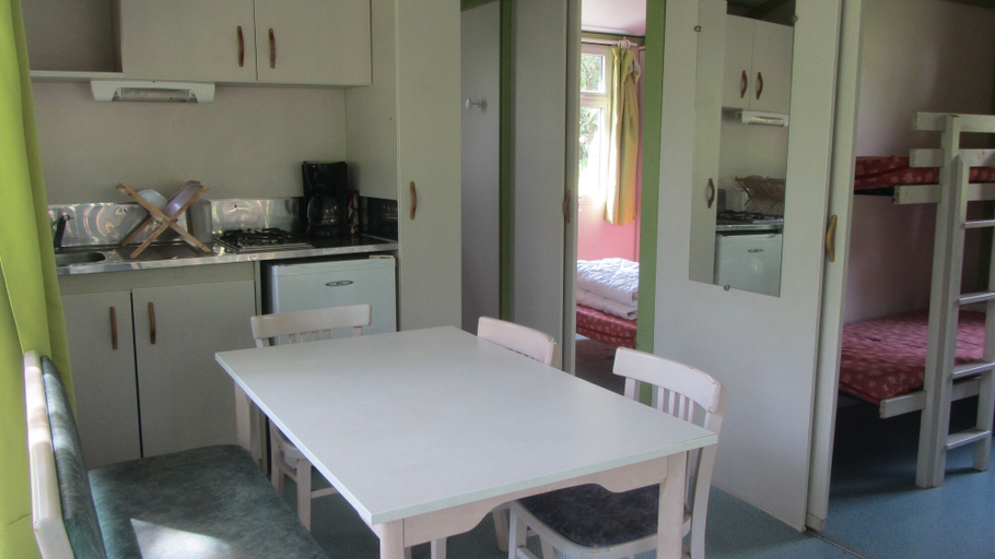 Others 5, Camping des Etoiles - Chalets, Aveyron