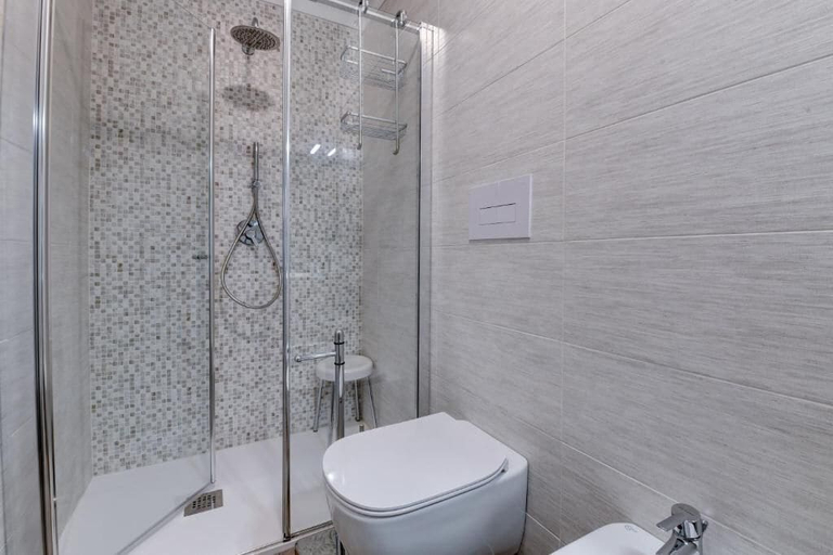 Bathroom 3, Borgo Ermanno, Brescia
