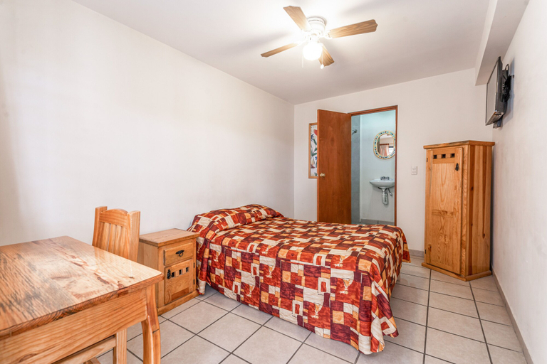 Bedroom 3, Cinco de Mayo Hotel, Querétaro