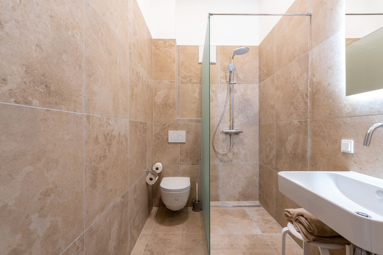 Bathroom 3, Pension Pannonia, Neusiedl am See