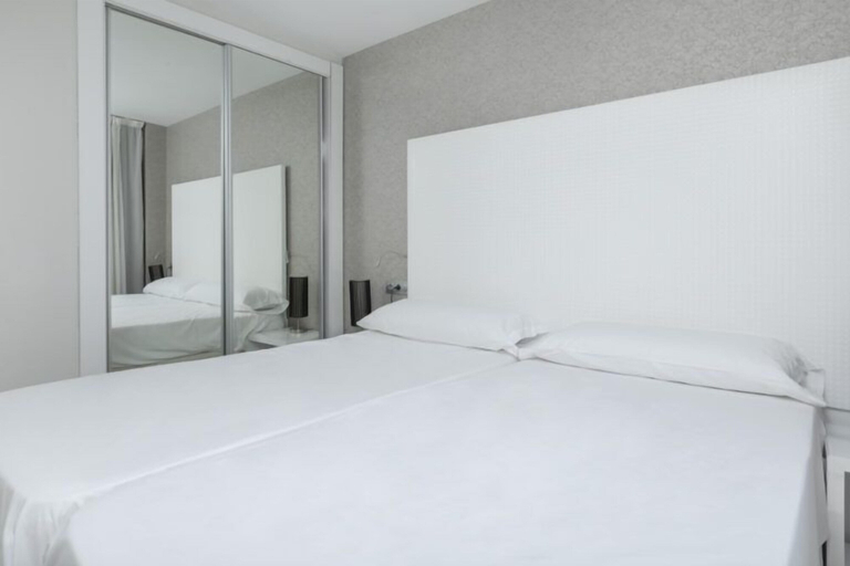 Bedroom 3, Sand Beach Apartments, Baleares