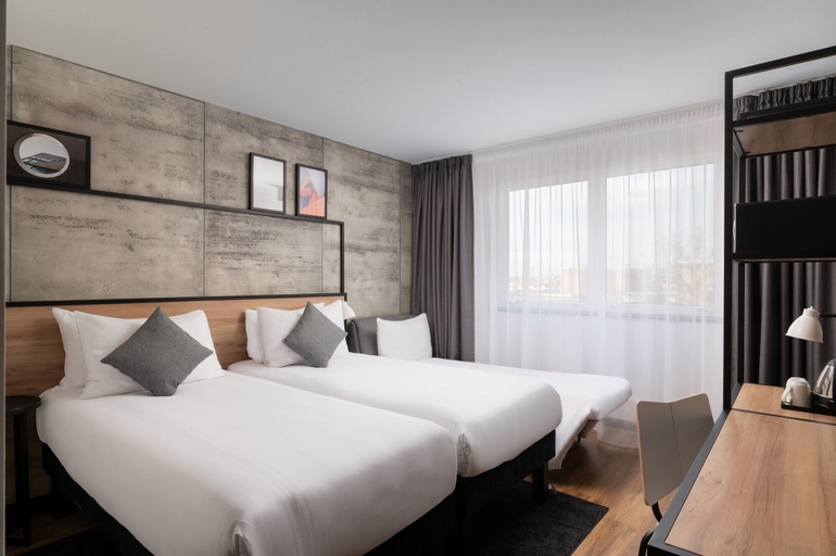 Bedroom 4, ibis London Earls Court, London