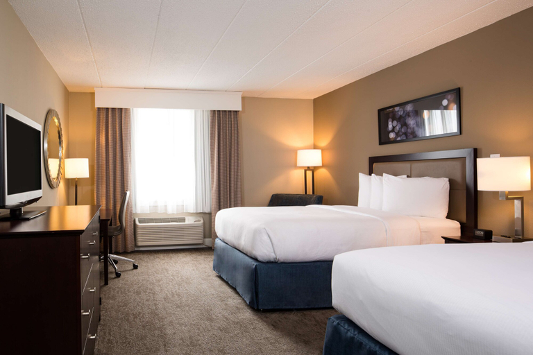 Bedroom 4, Doubletree By Hilton Laurel, Prince George's