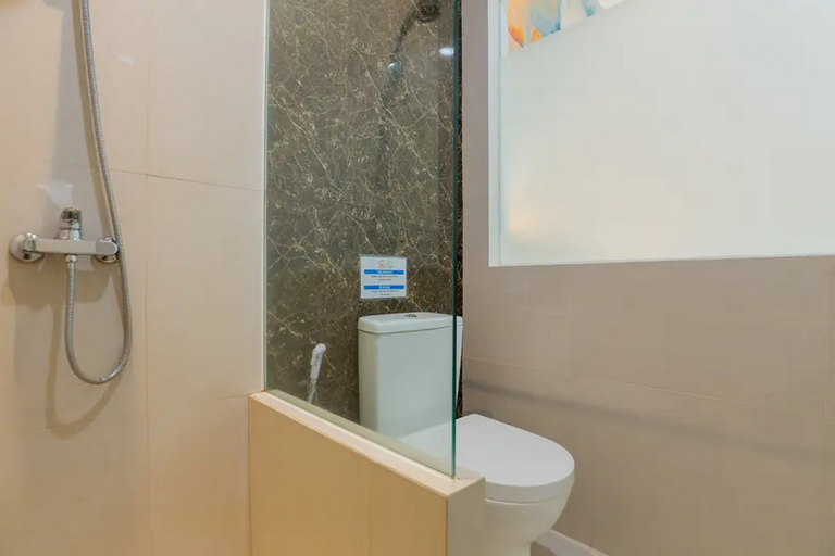 Bedroom 5, Sans Hotel Box Mansion Surabaya by RedDoorz, Surabaya