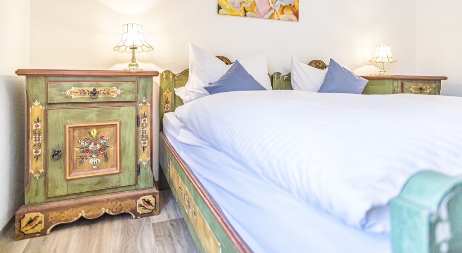 Bedroom 3, Gasthof Weisses Rössl, Schwandorf