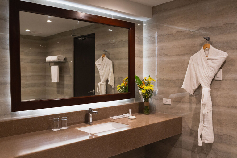 Bathroom 5, Canyon Hotels & Resorts Boracay, Malay