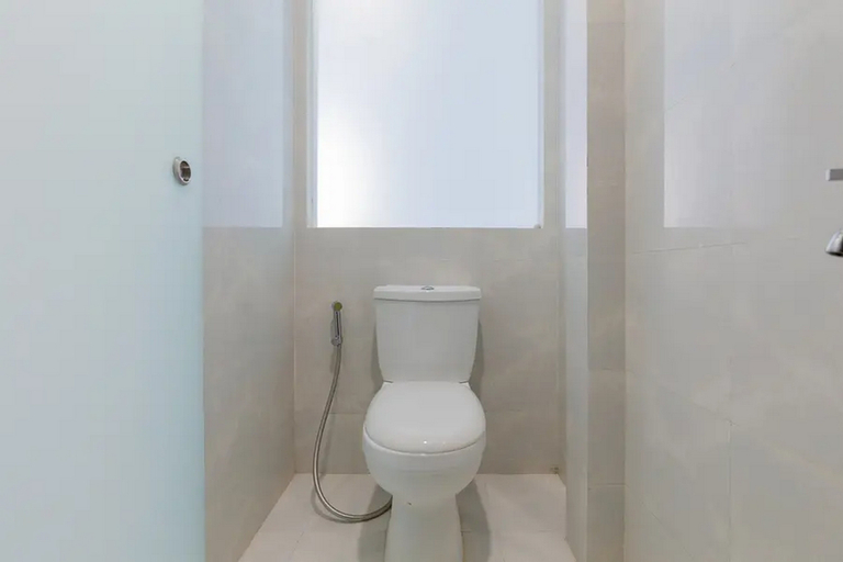 Bathroom 13
