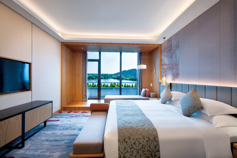 Bedroom 12