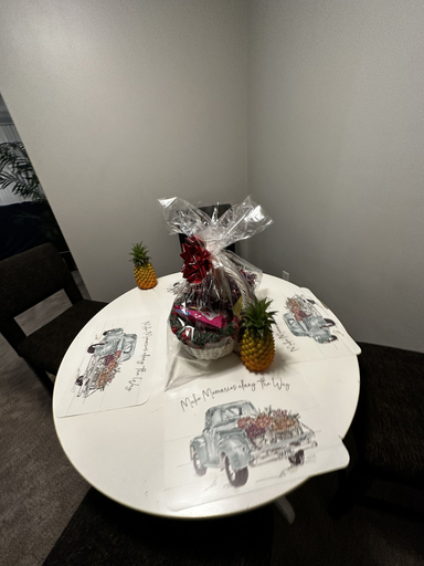 Food & Drinks 5, 2 BR con patio por el centro comercial, Hennepin