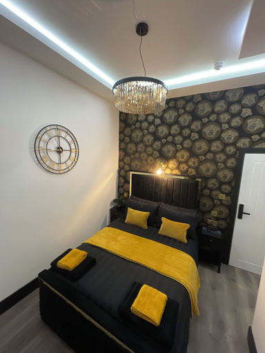 Bedroom 2, Residency hotel and Bar, Blackpool