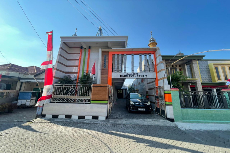 Exterior & Views 1, SPOT ON 93035 Karman's Sari Homestay Syariah, Gresik