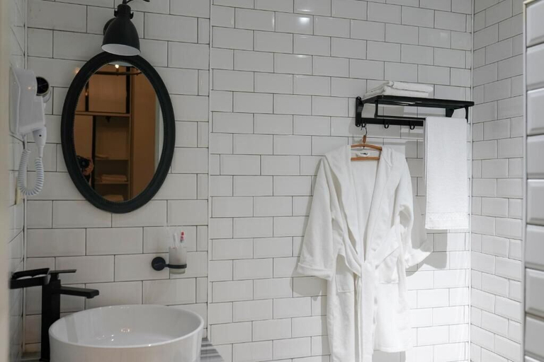 Bathroom, Ticiani 13, Kutaisi