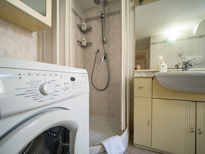 Bathroom 4, Mainetta Sea View Apartment with AC, La Spezia