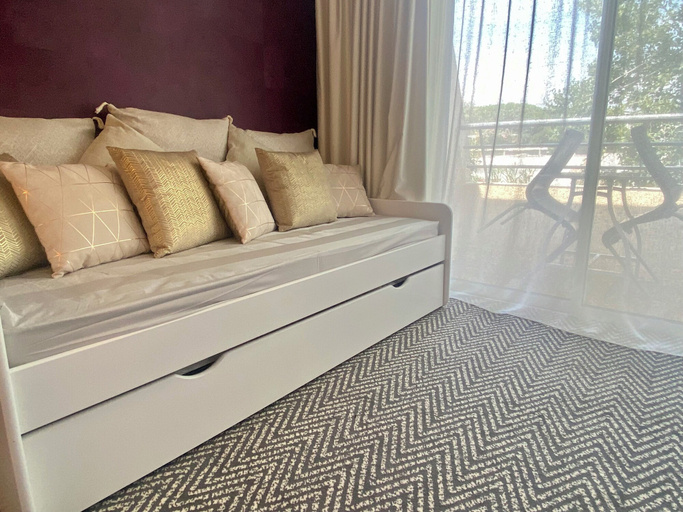 Bedroom 4, Golf Hôtel, Hérault