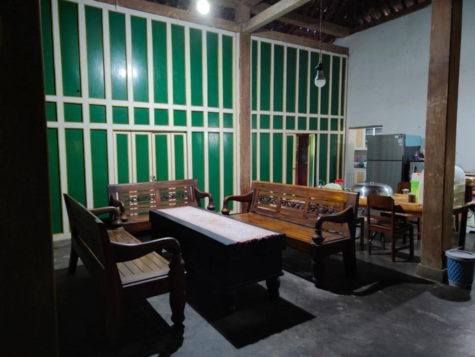 Others 5, Aruna Gayatri Homestay, Magetan
