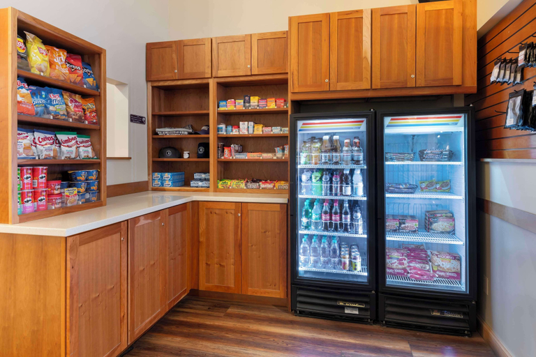 Food & Drinks 5, Best Western Plus Windjammer Inn & Conference Center, Chittenden