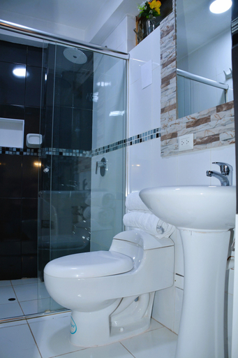 Bathroom 4, Hotel Inka Pisac, Calca