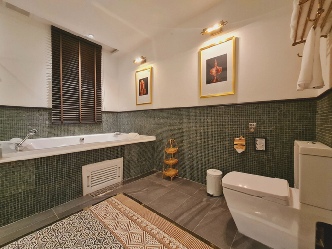 Bathroom 4