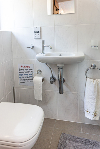 Bathroom 3, The Hideaway Hut - 1 Bed Shepherds Hut - Hereford, Herefordshire