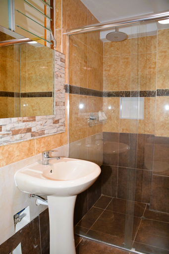 Bathroom 3, Hotel Inka Pisac, Calca