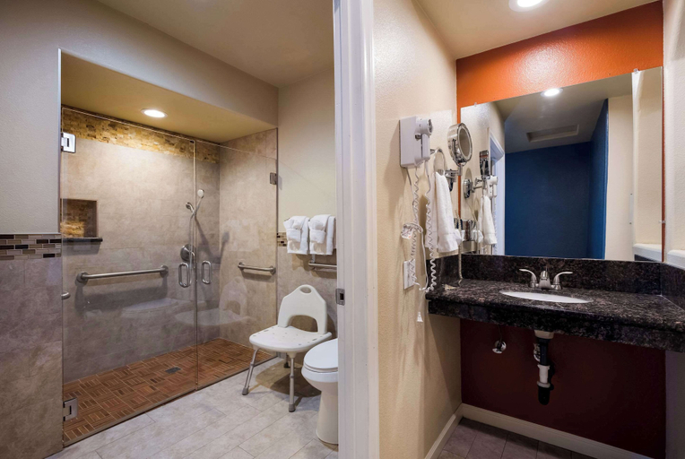 Bathroom 4, Rodeway Inn near Coachella, Riverside