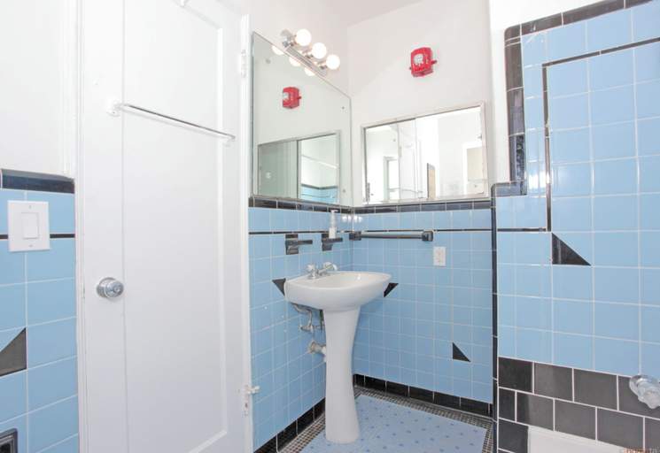Bathroom 3, The South Beach Party House, Miami-Dade