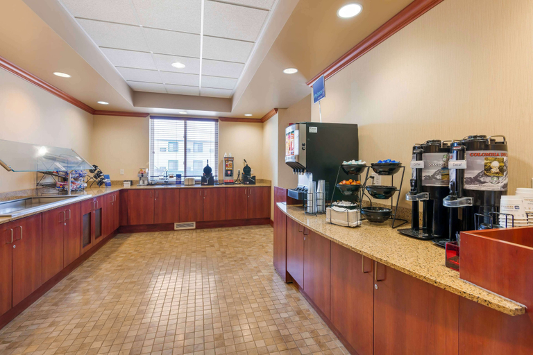 Food & Drinks 5, Best Western Golden Prairie Inn & Suites, Richland