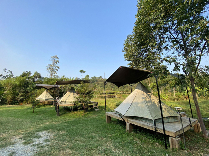 Exterior & Views 26