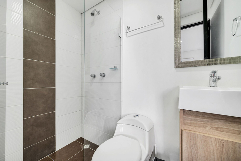 Bathroom 2, Apartamentos Oslo Tesoro by HOUSY HOST, Medellín