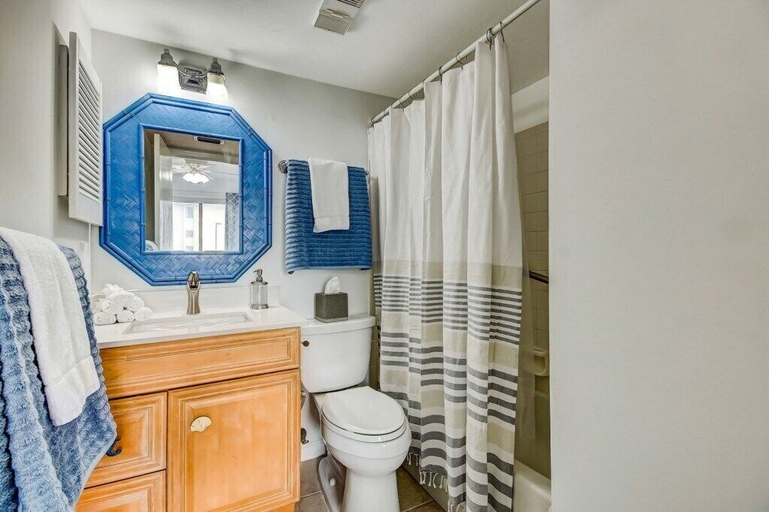 Bathroom 4, St. Augustine Ocean and Racquet 5218, Saint Johns