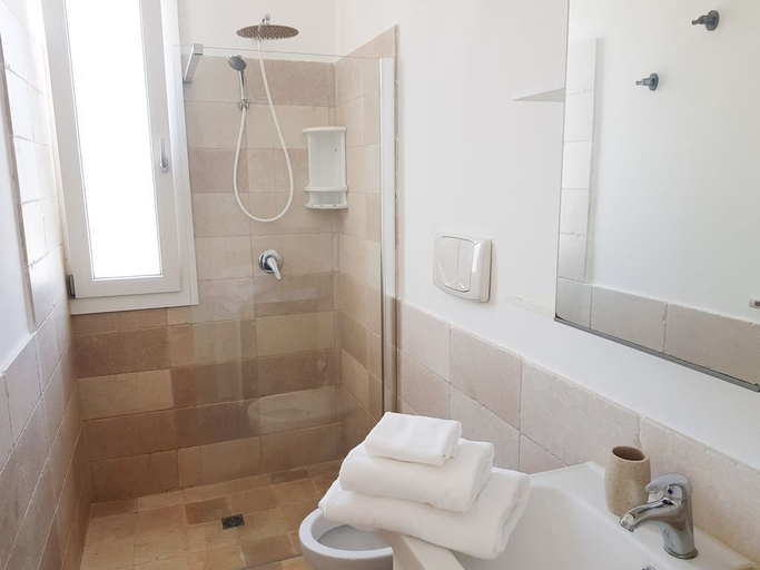 Bathroom 4, Apuliahome, Brindisi