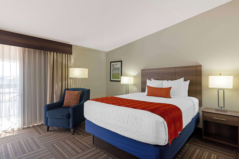 Bedroom 3, Best Western Colonial Inn, Crisp