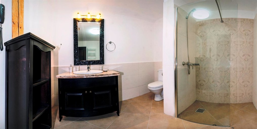 Bathroom 4, Hotel Central Park, Sighisoara