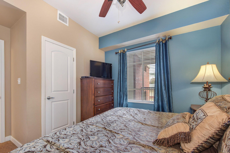 Bedroom 3, Naughty & Nice, Sevier
