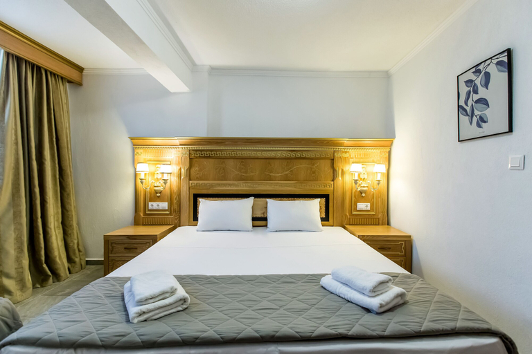 Bedroom 3, Greek Pride Seafront Hotel, Central Macedonia