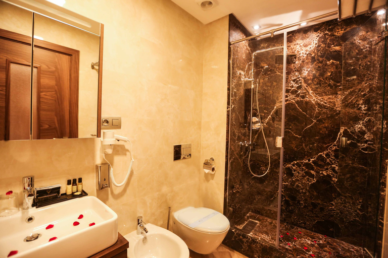 Bathroom 5, Suite Hotel Casa Diamond, Casablanca