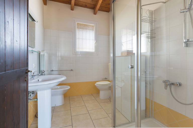 Bathroom, 3190 Villa Fiorella by Barbarhouse, Lecce