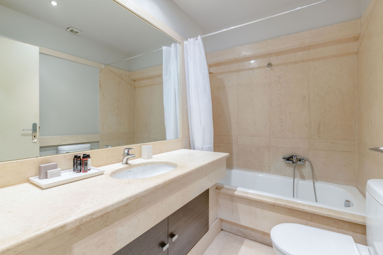 Bathroom 2, Panoramic 1BR Apt near Kallimarmaro, Attica