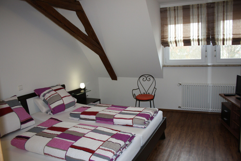 Bedroom 3, Thai Tawan Apartments, Emmendingen