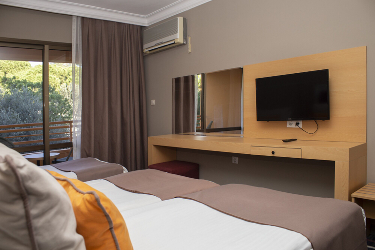 Bedroom 3, Suhan Seaport Hotel, Kuşadası