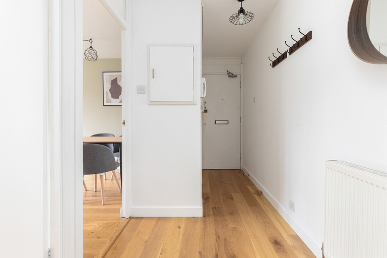 Others 5, Amazing Flat in Battersea, London