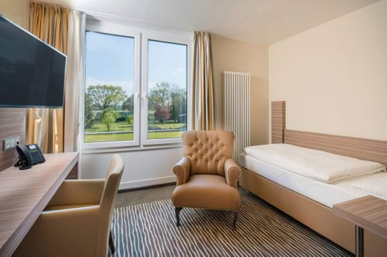 Bedroom 3, Ballands Hotel & Restaurant, Heidekreis