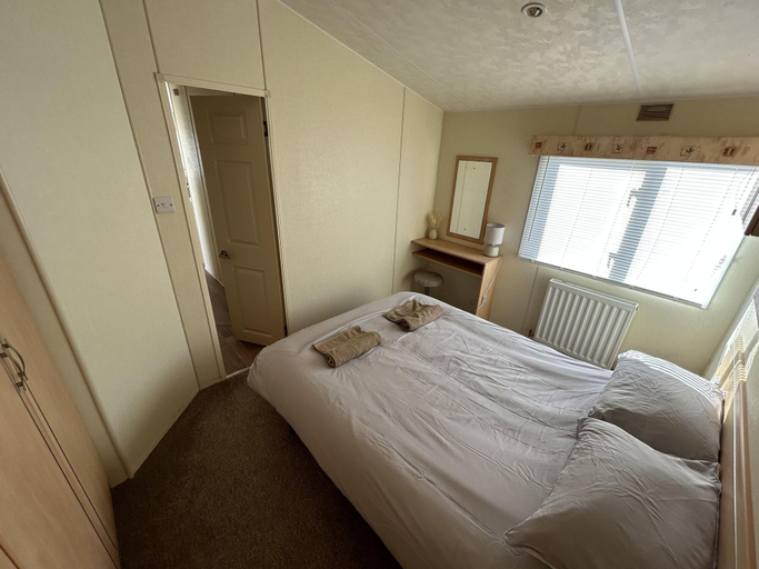 Bedroom 2, Lovely 2-bed Lodge in St Osyth, Essex