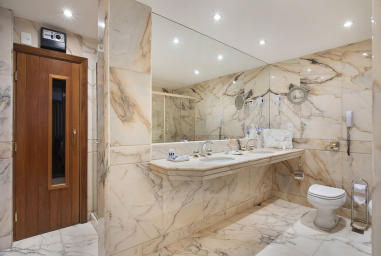 Bathroom 5, Windsor Plaza Copacabana, Rio de Janeiro