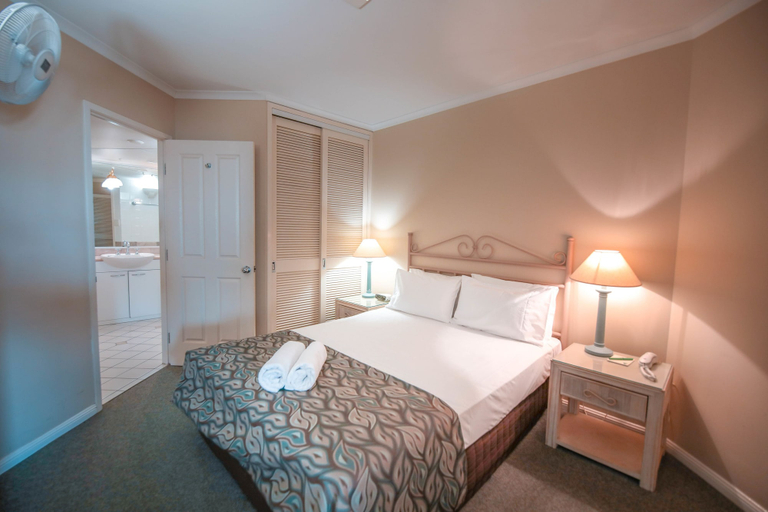 Bedroom 3, Il Palazzo Boutique Apartment Hotel, Cairns