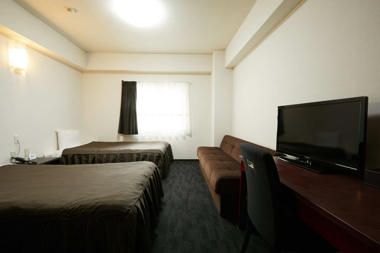 Bedroom 4, Osaka Corona Hotel, Osaka