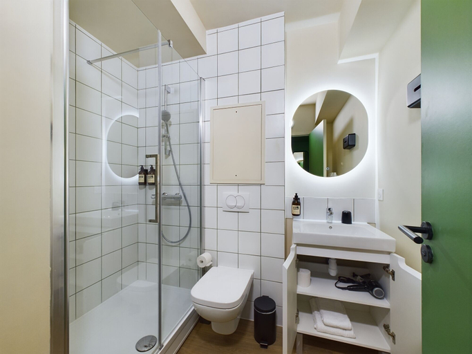 Bathroom 3, Hife Paris Gentilly, Val-de-Marne