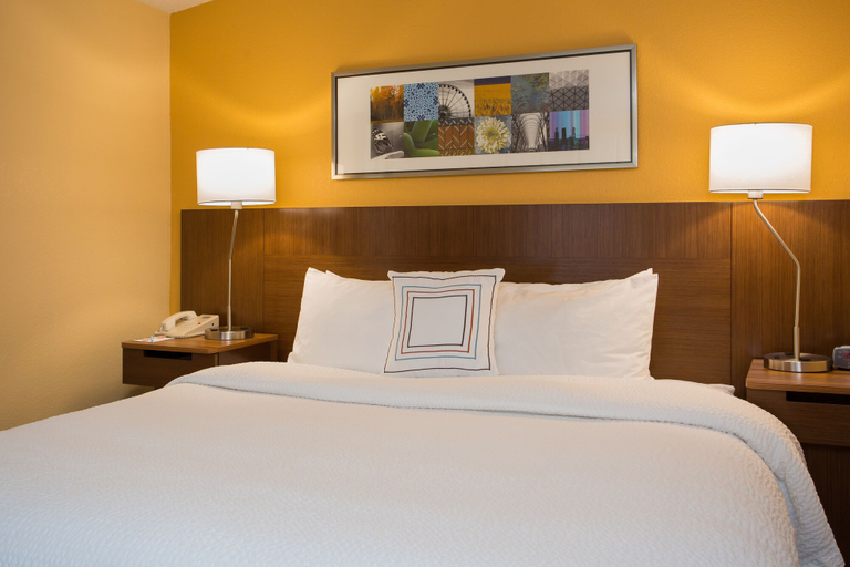 Bedroom 4, Comfort Inn - Dedham-Boston MetroWest, Norfolk