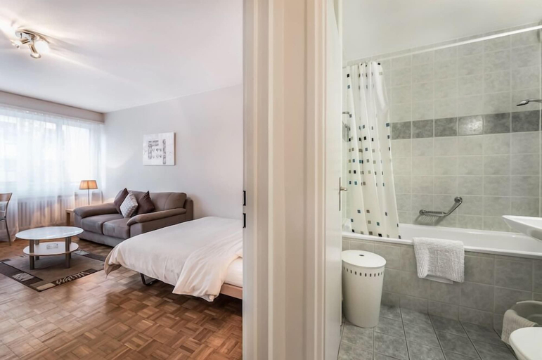 Living area 4, Athénée 36 by Homenhancement, Genève