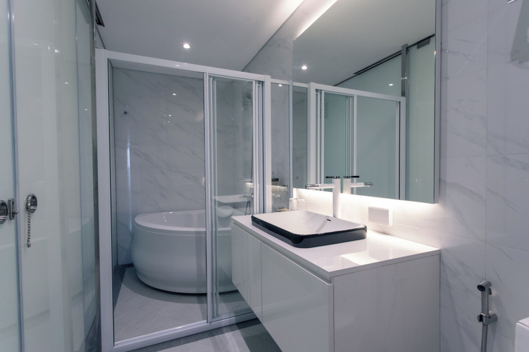 Bathroom 4, Riverside Hotel, Vientiane